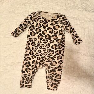 Baby long sleeve onesie in Brown Leopard Print